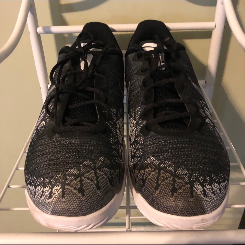 kobe bryant basketball sneakers